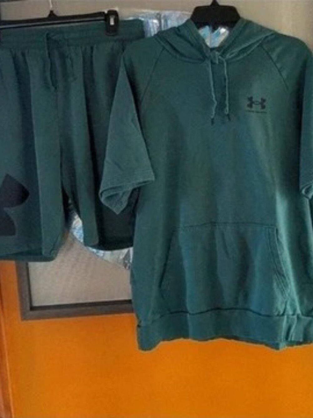 Under Armour Cold Gear Hoodie & Shorts Set, Dark Green, Size XL
